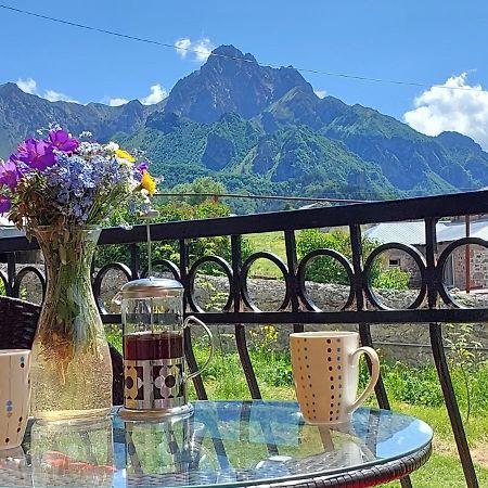 Cozy Hotel Kazbegi Eksteriør billede