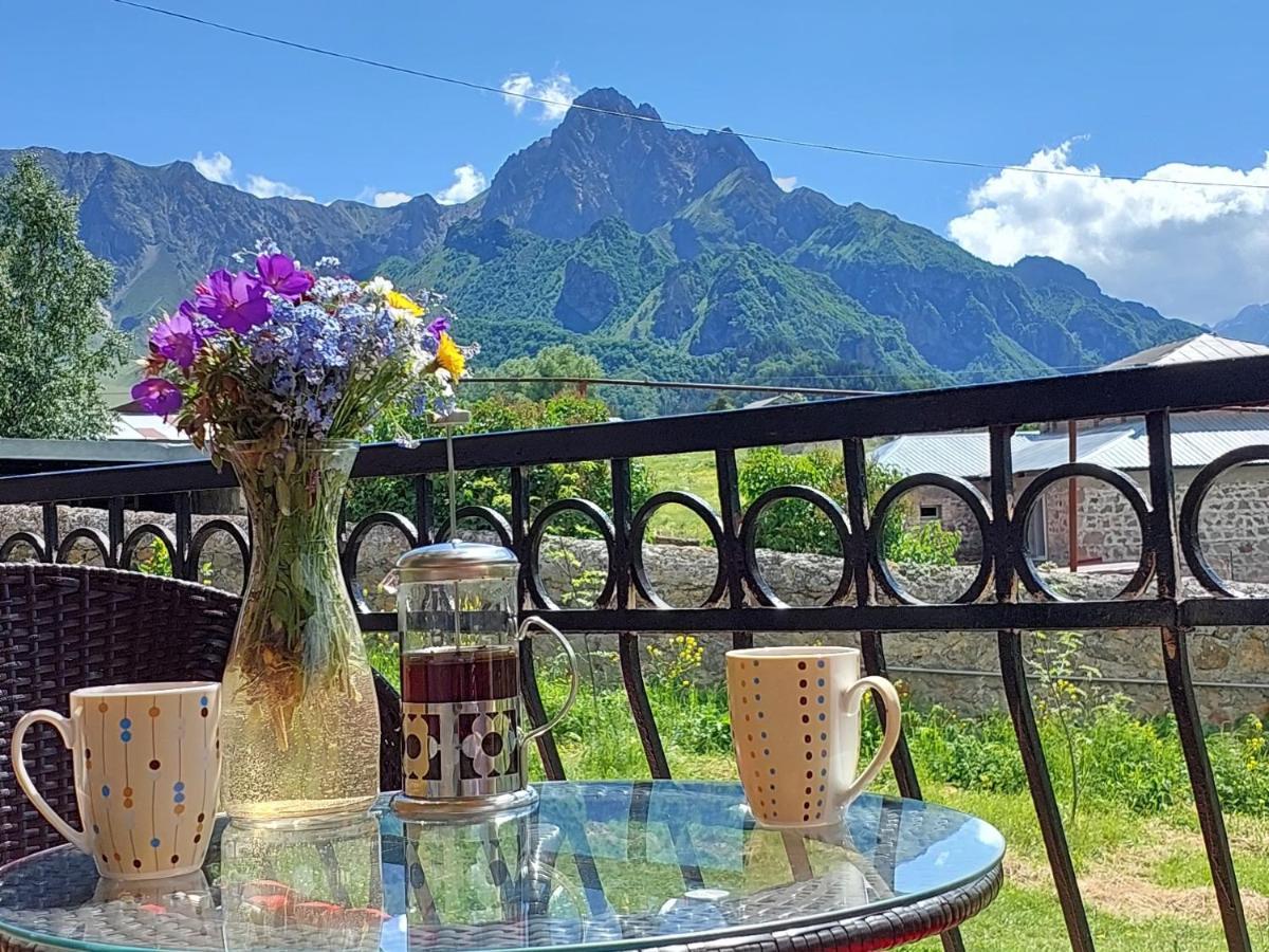 Cozy Hotel Kazbegi Eksteriør billede