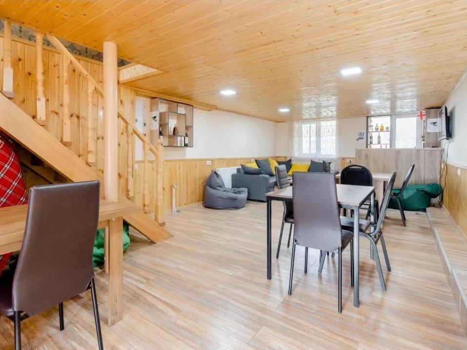 Cozy Hotel Kazbegi Eksteriør billede